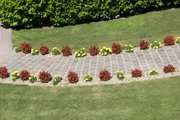 Cost of Garden Paving in Pasadena